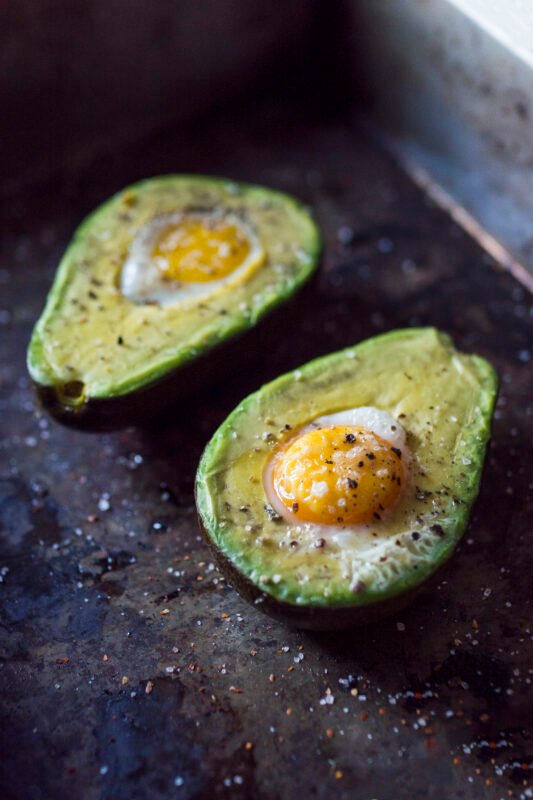 Egzaa , Baked Avocado Eggs